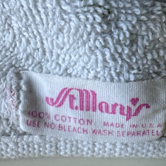 Daisy Floral Vintage Bath Towel Set of Two - Green, Blue, Purple - Picture 6 of 6